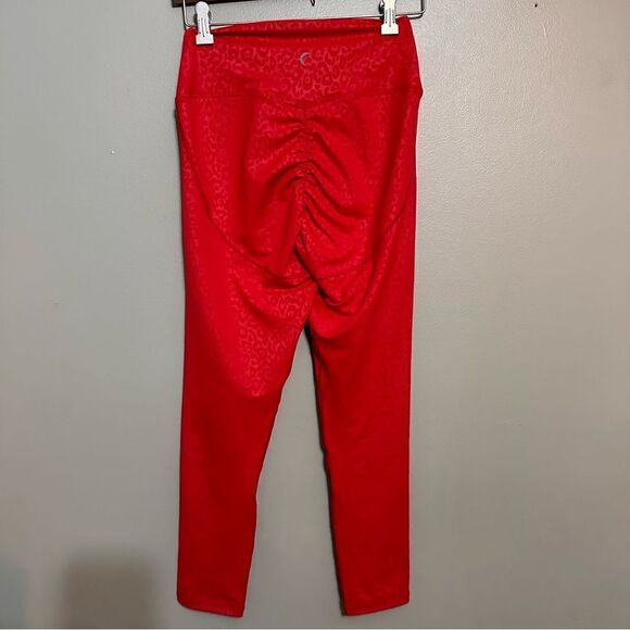 ZYia Red Leopard Scrunch Butt Leggings size 8-10 - Picture 4 of 7